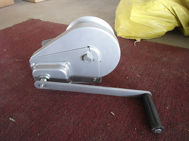 手動絞盤.jpg 手動絞盤.jpg