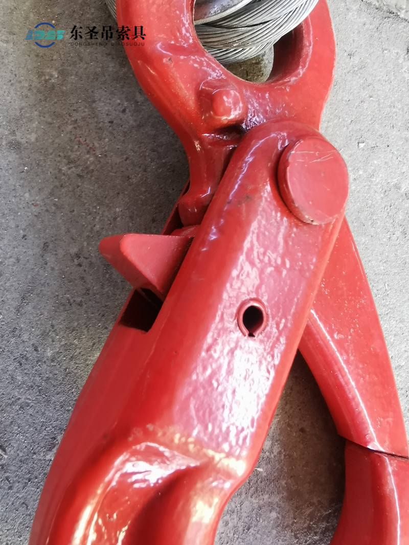 下吊鉤上的卡扣